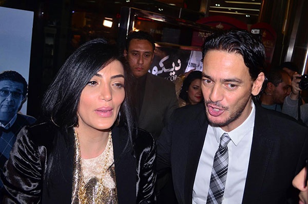 في احتفالهما بديكور: خالد أبو النجا يرفض الكلام في السياسة وحورية فرغلي تصل وسط حراسة