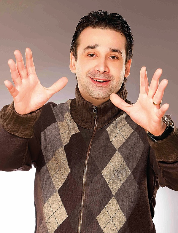 الممثل المصري كريم عبد العزيز: الله يكون في عون مراتي!