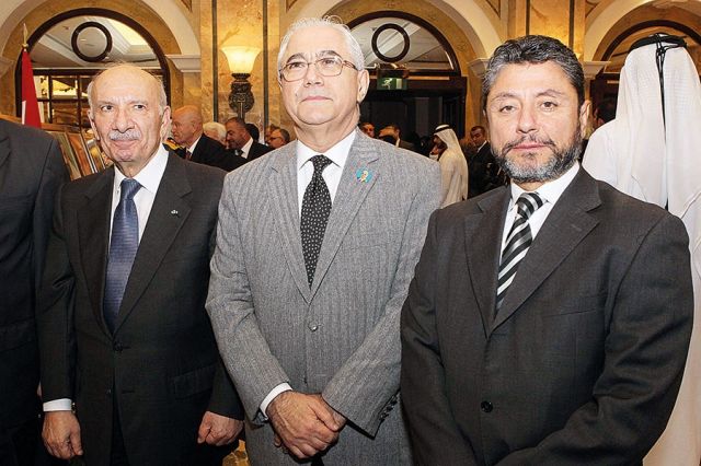 النائبان خضر حبيب و عمار حوري و الرئيس حسين الحسيني