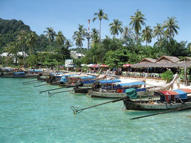 تسلّقي الصخور في رايلاي بأسلوب جيمس بوند