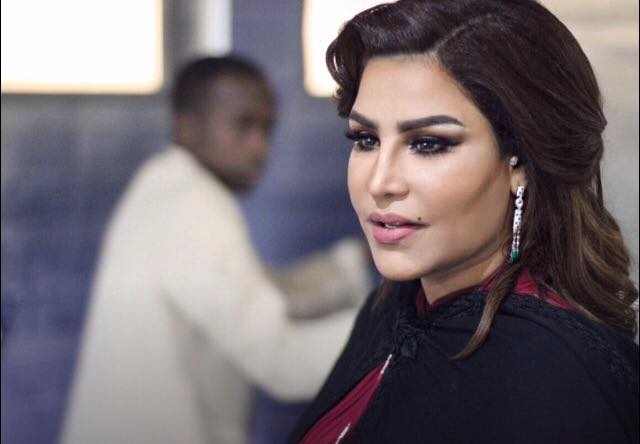 من هذا الذي يحضن أحلام بحنانه؟