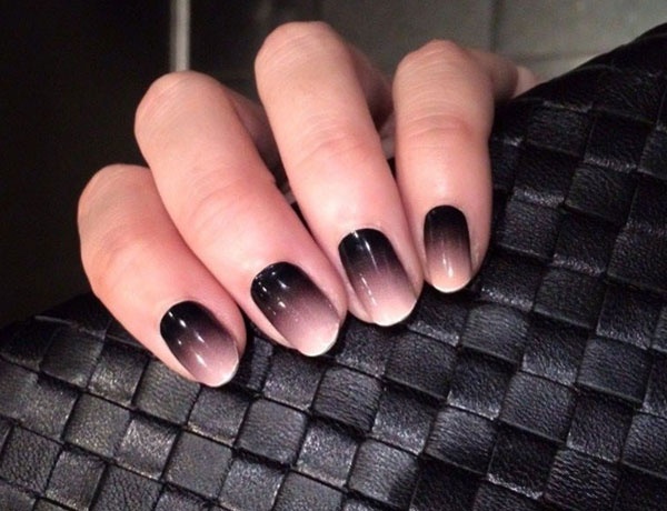 طلاء أظافر شتاء 2015... اعرفي شخصيتك من لون أظافرك!