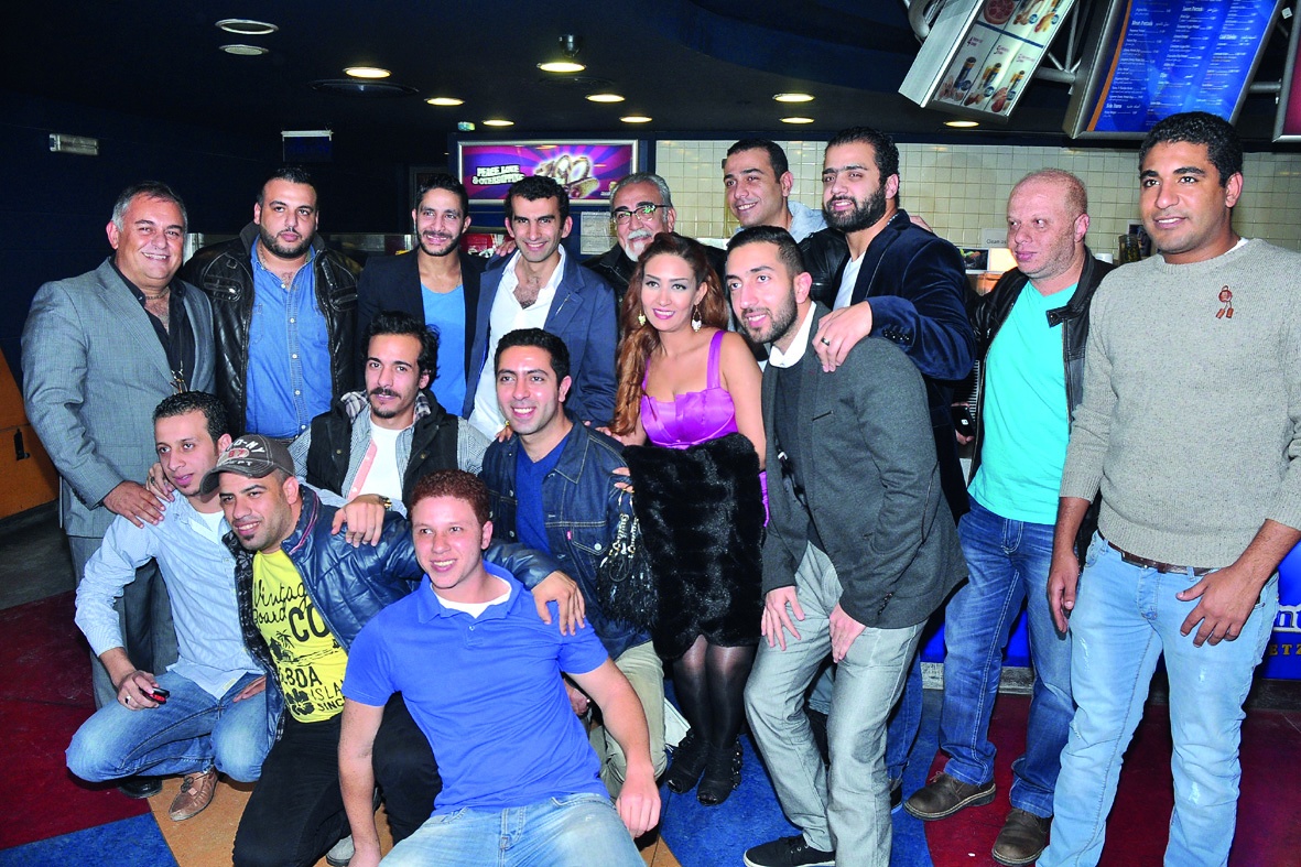 شريف منير وهالة صدقي يدعمان أبطال «المكيدة»