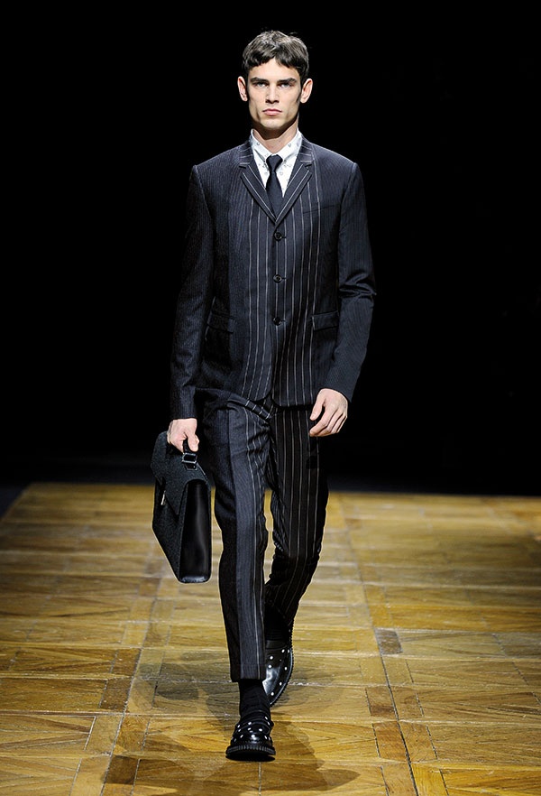 10 بدلات عصريّة لطلة أنيقة وشبابيّة