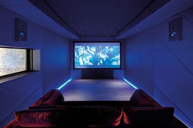 فضاء خاص لعرض الأفلام السينمائية