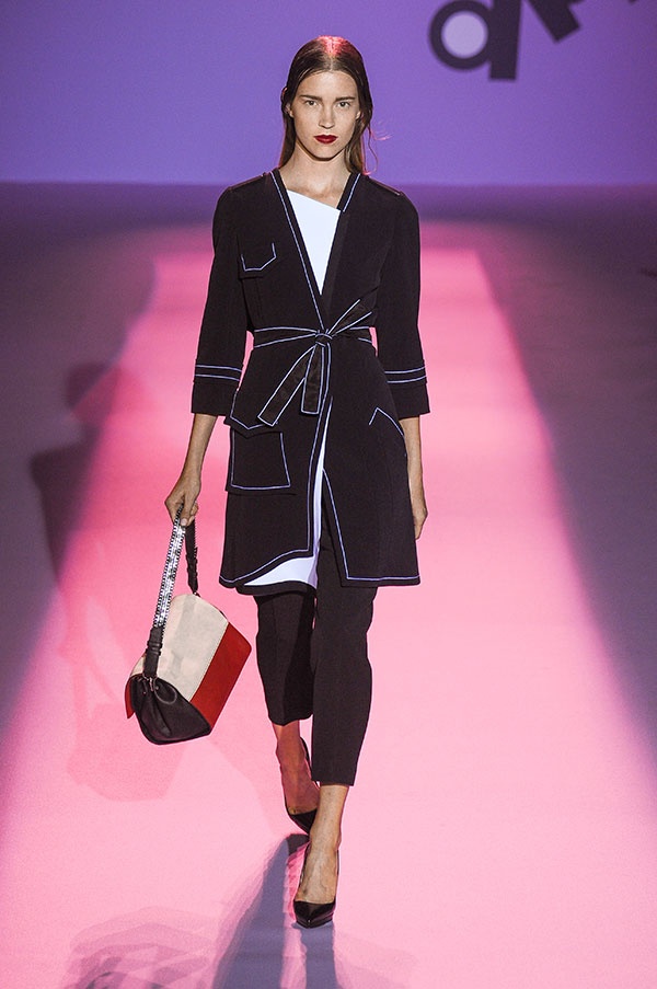 عرض Andrew GN لربيع وصيف 2015