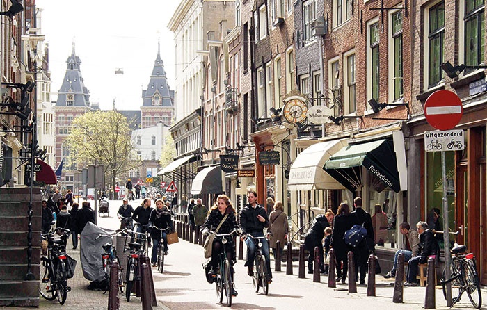 بي. سي. هوفت شترات P.C. Hooftstraat في أمستردام بي. سي. هوفت شترات P.C. Hooftstraat في أمستردام
