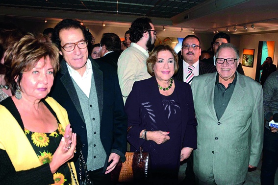 فاروق حسني يتوسط يحيى الفخرانى وسميحة أيوب وسلمى الشماع