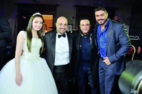 خالد سليم ومحمد فؤاد مع العروسين