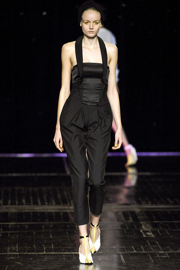 عرض Fatima Lopes لربيع وصيف 2015