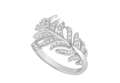 مجوهرات شانيل الراقية Plume de Chanel لمسات ماسية بخفة ريشة