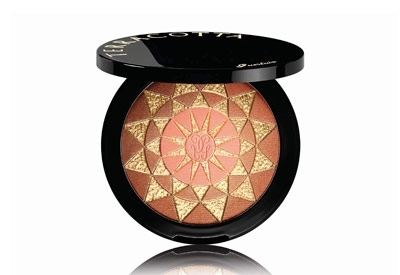 البودرة البرونزية لتألق دافىء