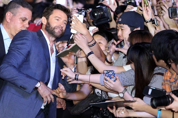 هيو جاكمان يصوم 16 ساعة في اليوم!