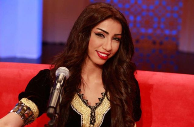 الفنانة دنيا باطما تستعد لزفافها من مدير أعمالها والد حلا الترك