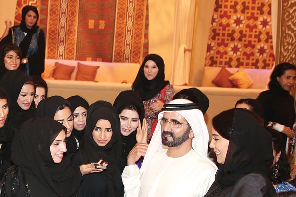 محمد بن راشد يلتقي رؤساء تحرير الصحف المحلية والقيادات الإعلامية