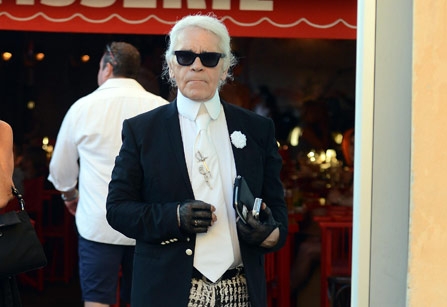 كارل لاغرفيلد في إجازة!