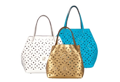 CH Carolina Herrera تطلق حقيبة Troquel Matryoshka