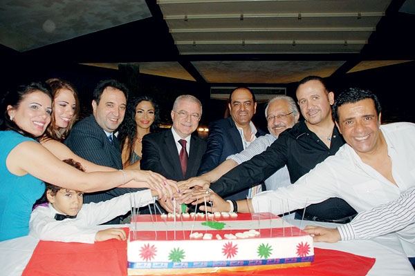 السفير اللبناني يشارك النجوم افتتاح مطعم لبناني في القاهرة