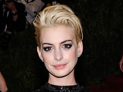 <strong>4</strong> ألوان جريئة للشعر، أن اردت التغيير الجذري