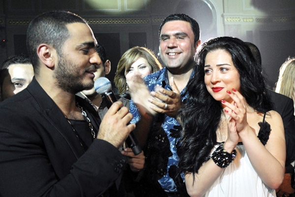 مي عز الدين: تامر حسني أول فنان هنأني بنجاح 'الشك'