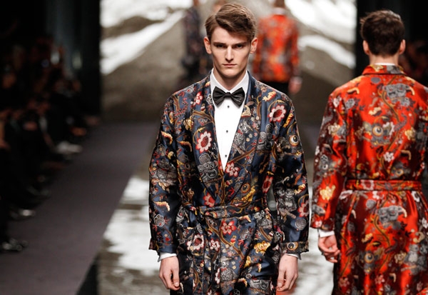 الرجل في Louis Vuitton، مسافر مرتحل