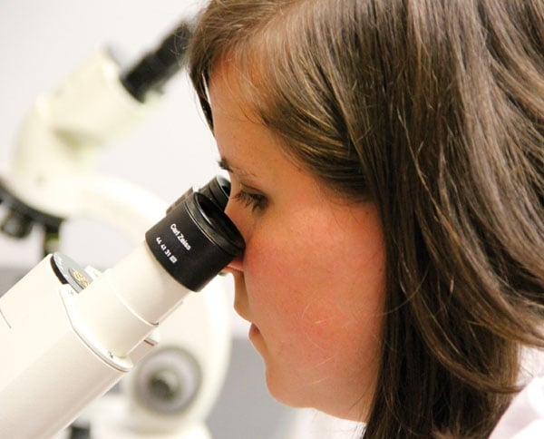 إستئصال اللوزتين: متى يكون الحلّ الأنسب؟