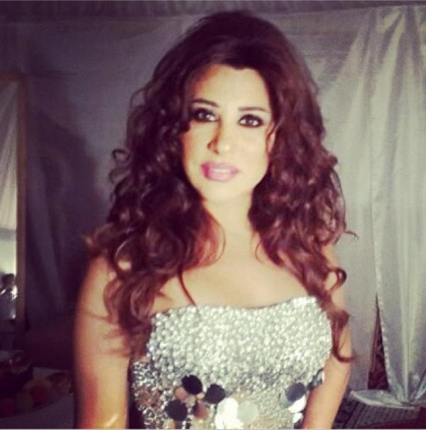 نجوى كرم تحتفل بعيد ميلاد معجبة في كازابلانكا