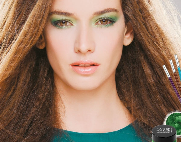 ماكياجك ثابت كل النهار