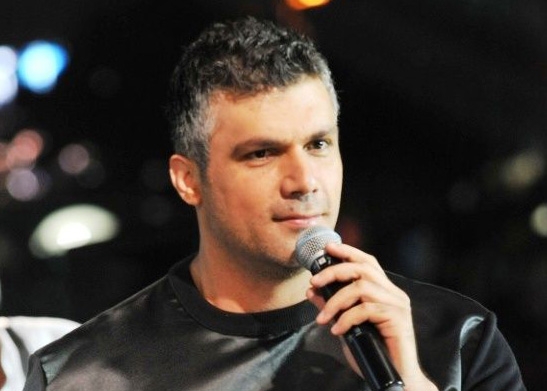 فارس كرم أكثر من 250 ألف شخص غنوا معه للفرح