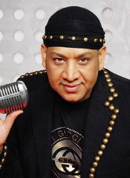 عصام كاريكا