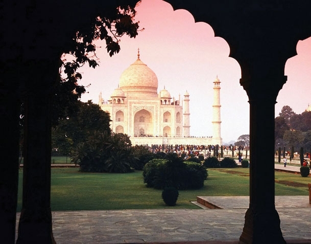 أغرا الهند والإمبراطور الزوج العاشق 