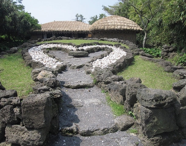 جزيرة شيجو ورحلة إلى واحدة من عجائب الطبيعة السبع