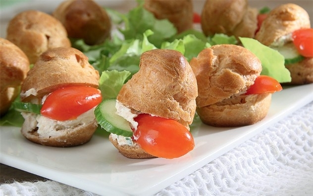 البروفيترول المحشوة بالتونة