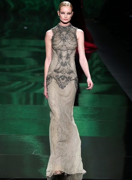 Odile Gilbert في عرض Monique Lhuillier