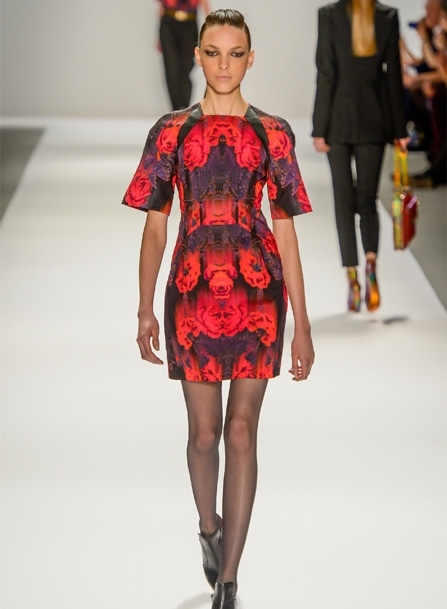 James Pecis في عرض Nanette Lepore