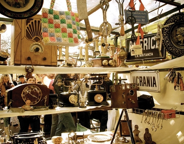 معرض سان تيلمو للأنتيك في بوينس آيريس في الأرجنتين