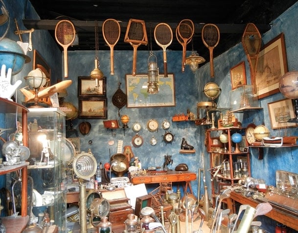 سوق البرغوت- كلينيانكور Clignancourt، سان – أوان في باريس