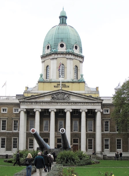 في لندن سوق بيرموندساي Bermondsey وسوق ذا سيلفر فولتس The Silver Vaults 