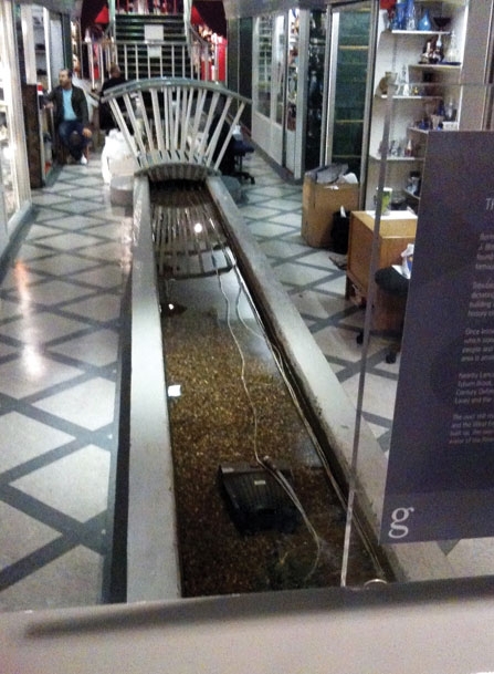 في لندن سوق بيرموندساي Bermondsey وسوق ذا سيلفر فولتس The Silver Vaults 