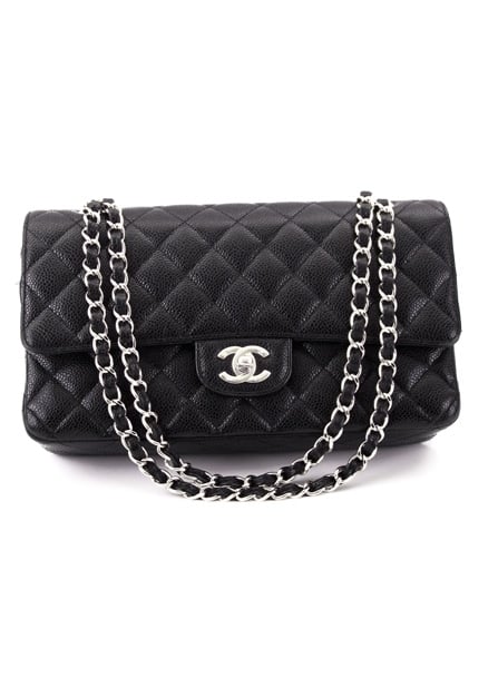 حقيبة كلاسيكية سوداء صغيرة من Chanel