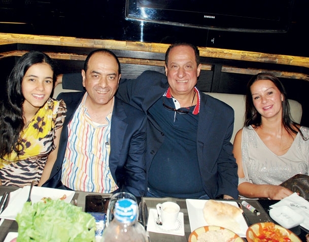 هاني مهنى وحرمه وأسامة الشاهد وابنته