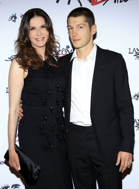 اليخاندرا مارتينيز وسيريل دسكور