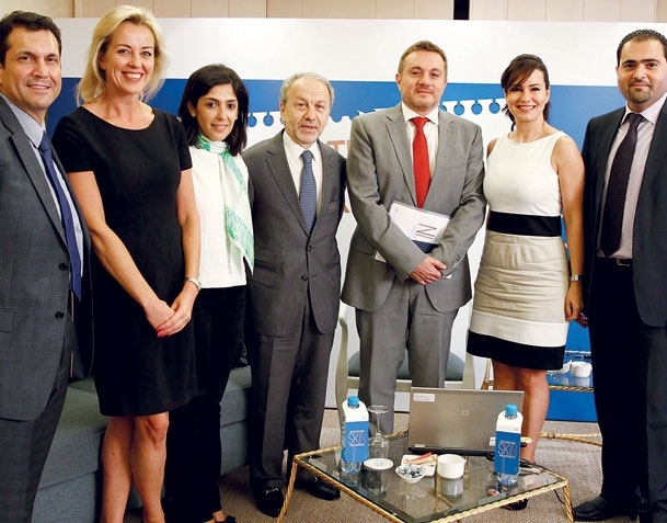 د. فادي نصر، أوديتا ريمكافيسيسيت، ليلى قليلات، ب. جورج شاهين، ب. رولان طنب، روى الأطرش، عماد صابح ليون