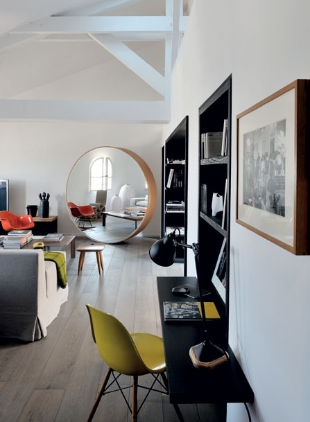 جانب من ركن المكتب المندمج بالجدار