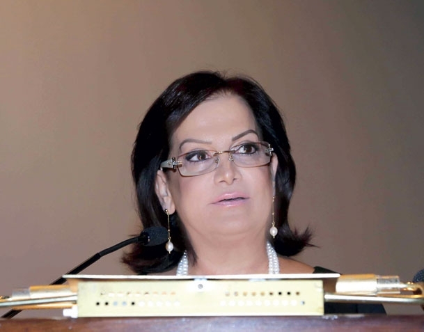 السيدة الأولى وفاء سليمان