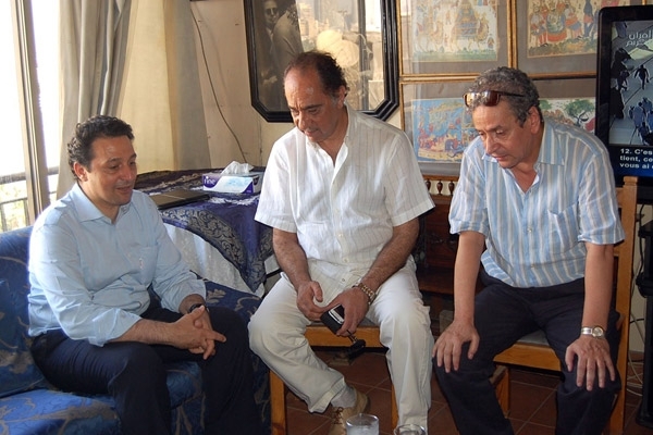 المخرج محمد عبد العزيز والممثل محمد أبو داوود يقدمان واجب العزاء للمستشار زيد الصبان