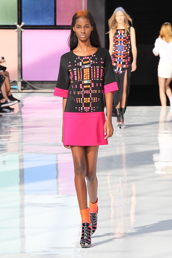 عرض Maxime Simoens لربيع وصيف 2015