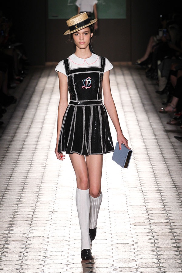 عرض Olympia Le Tan لربيع وصيف 2015