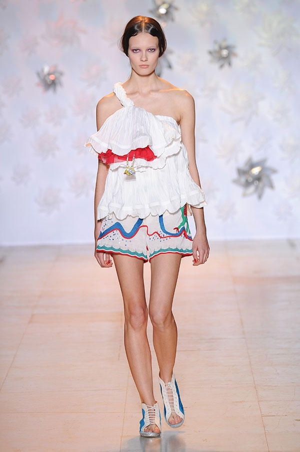عرض Tsumori Chisato لربيع وصيف 2015