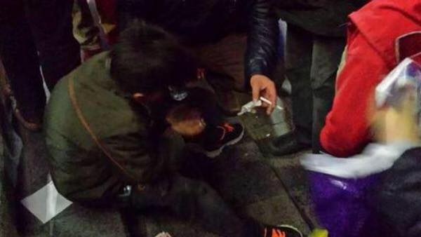 بالتفاصيل- مدير مطعم يضرب طفلا سوريا لتناوله بقايا طعام الزبائن